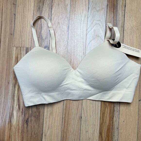 NEW TrueKind Women's M Supportive Comfort Wireless Shaping Bra Beige Nude Cream - Picture 1 of 8